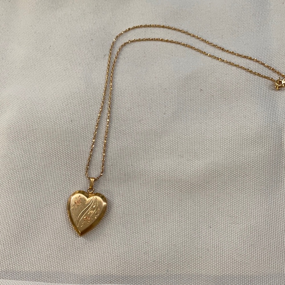gold locket necklace